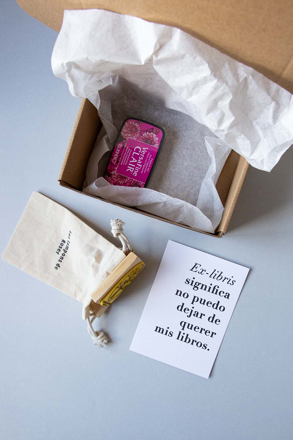 Envoltorio ex-libris árbol sobre hoja