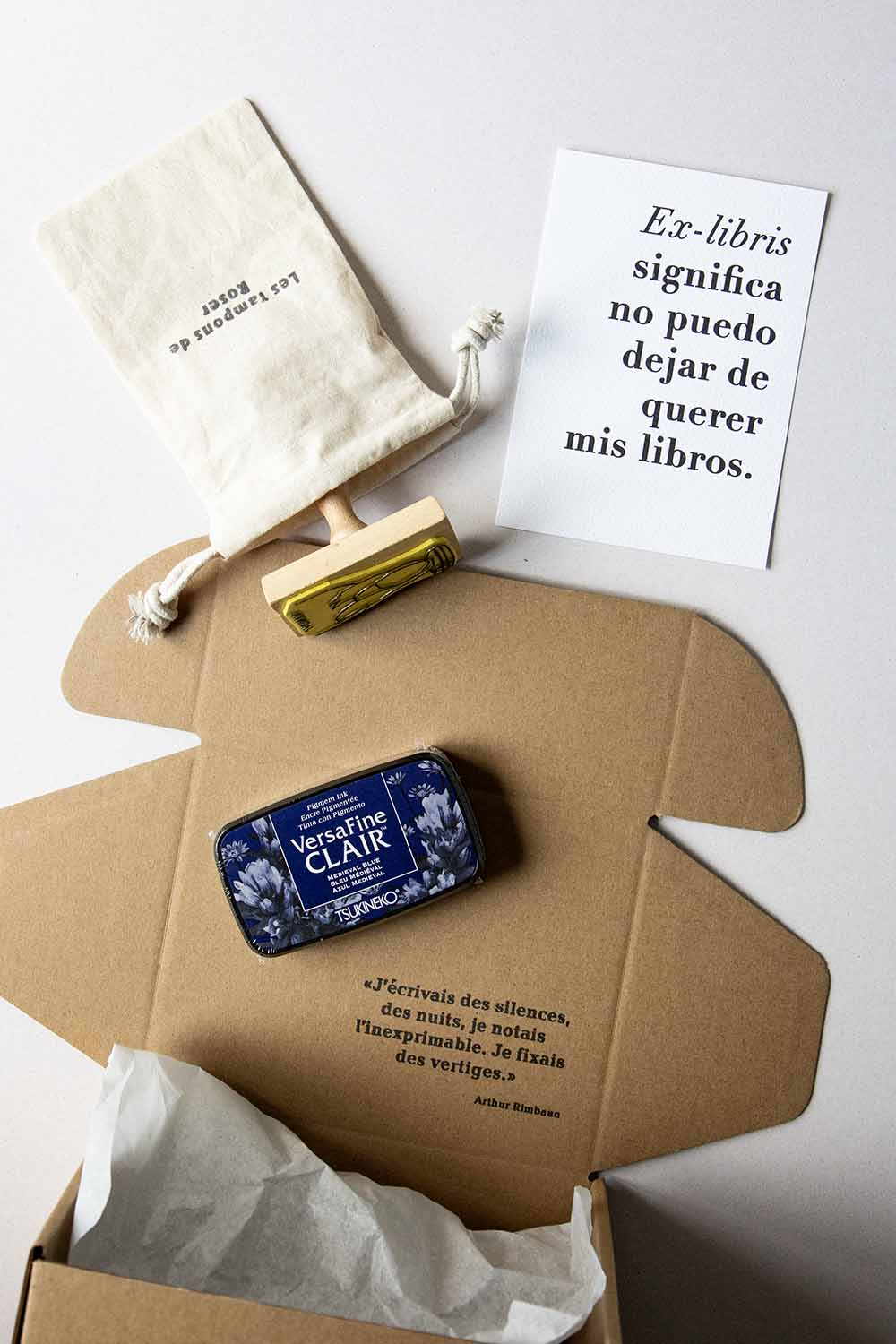 Envoltorio ex-libris cabeza con libros