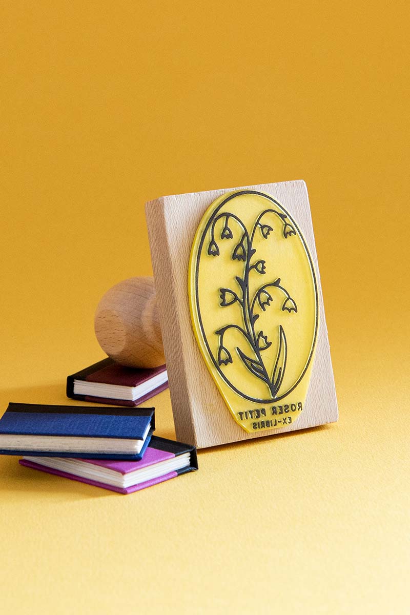 Sello ex-libris con flores campanilla